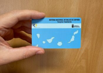 El SCS homogeneiza el acceso a la tarjeta sanitaria a las personas extranjeras sin residencia que viven en Canarias