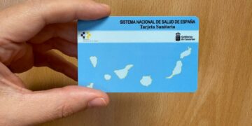 El SCS homogeneiza el acceso a la tarjeta sanitaria a las personas extranjeras sin residencia que viven en Canarias