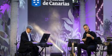 El timple protagoniza la segunda jornada del programa ‘Cultura y Raíces’ en la celebración del Mes de Canarias