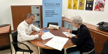 La ESSSCAN y el CEESCAN firman un acuerdo para fortalecer la formación socioeducativa en Canarias