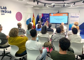 El CIFP Las Indias y centros vascos colaboran para reutilizar residuos capilares y proteger el medioambiente marino