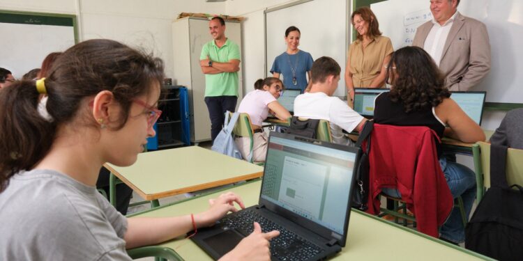 El Gobierno regional amplía los itinerarios formativos para el alumnado con discapacidad intelectual