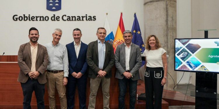 Canarias impulsa su Clúster de Agrotecnología con el respaldo del Gobierno y agentes clave del sector primario