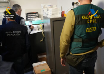 Desarticulada una organización criminal responsable del fraude de más de 20 millones de euros en el IVA de la comercialización de teléfonos móviles