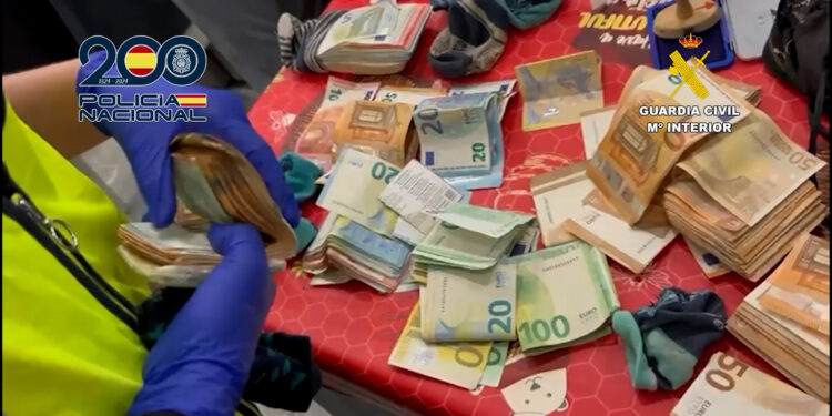 Desarticulada una organización criminal que estafaba a través de anuncios falsos de coches de segunda mano