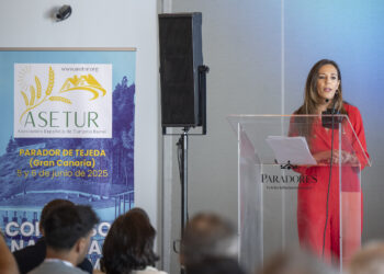 Jéssica de León anuncia la elaboración de un estudio sobre el impacto del turismo rural en Canarias