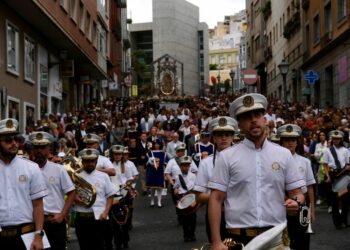 52 Bajada de la Virgen del Pino en las calles de Las Palmas de Gran Canaria