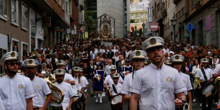 52 Bajada de la Virgen del Pino en las calles de Las Palmas de Gran Canaria