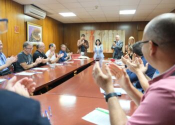 Acto de firma de los 16 contratos de estabilización en la Banda Sinfónica Municipal