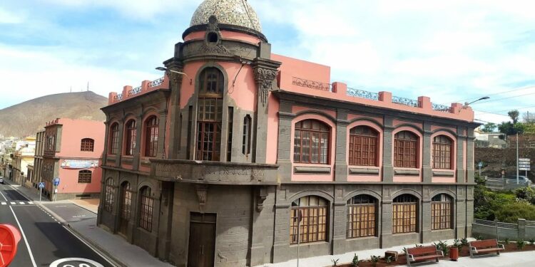 Antiguo Instituto de Guía, sede de las Escuelas Artísticas Ciudad de Guía