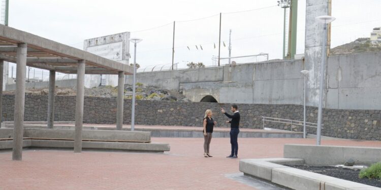 El Ayuntamiento finaliza las obras de ampliación y mejora de la plaza del barrio de Costa Ayala 3