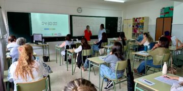 Más de diez mil personas participan este sábado en las oposiciones a docentes, 8.299 con opción a plaza