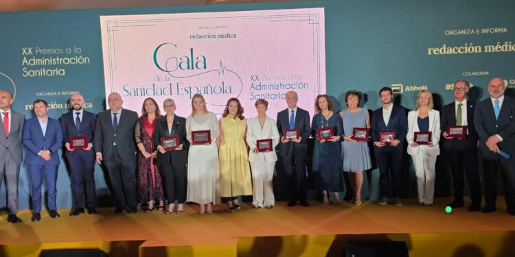 Antonia María Pérez, reconocida por su trayectoria profesional en Premios a la Administración Sanitaria