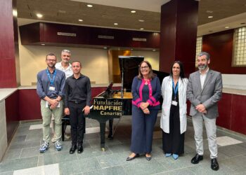 La Candelaria instala un piano en el hall para crear espacio musical gracias a la donación de la Fundación MAPFRE