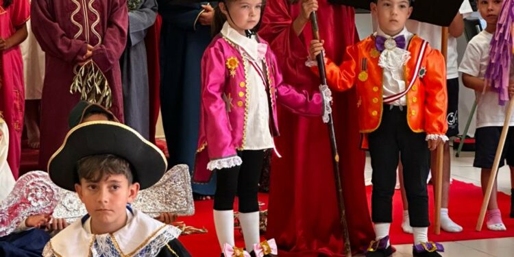 El centro del profesorado La Palma acoge la jornada Educando con tradición en torno a la Bajada de la Virgen 2025
