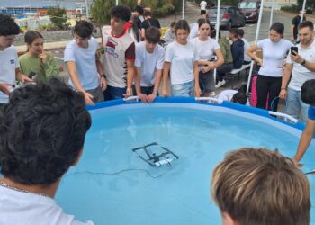Estudiantes de veinte centros de Canarias muestran su trabajo en el proyecto de robótica submarina, EduROV