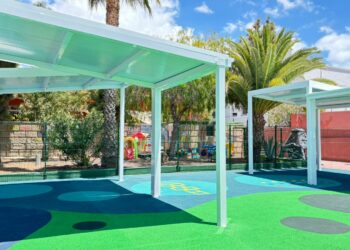 Educación invierte siete millones de euros en 160 espacios de sombra en centros isleños para combatir el calor