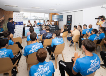 Relevo Paralímpico y Club Marlines se unen para impulsar el piragüismo en Lanzarote entre personas con discapacidad