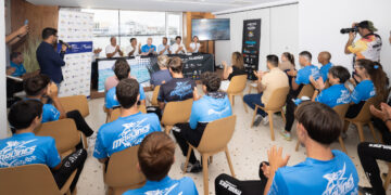 Relevo Paralímpico y Club Marlines se unen para impulsar el piragüismo en Lanzarote entre personas con discapacidad