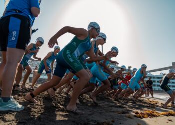 Más de trescientos deportistas protagonizan la gran cita náutica y acuática de los campeonatos escolares