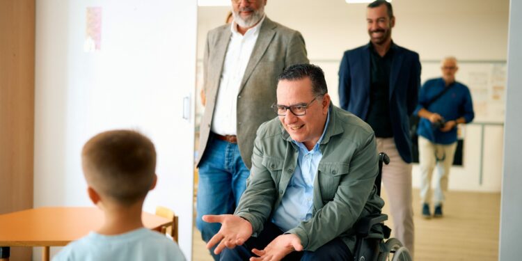 Poli Suárez visita el CEE en Santa Lucía de Tirajana, que inició su actividad este curso escolar