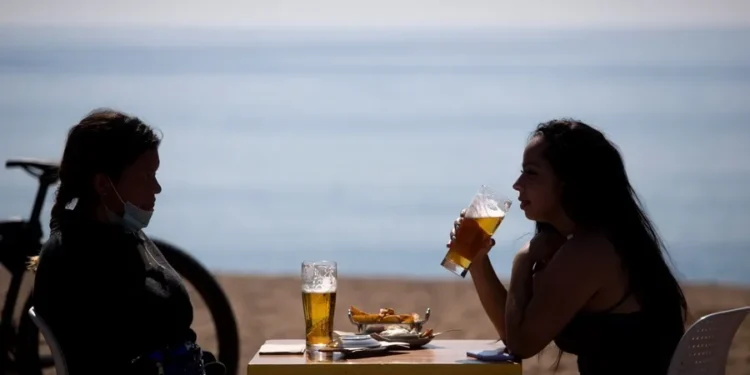 La Guía Repsol concede 260 nuevos «Soletes de verano» a chiringuitos, bares y terrazas