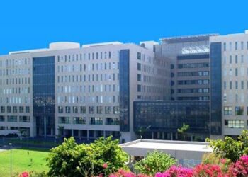 La consulta específica de cáncer de tiroides del Hospital Doctor Negrín atiende a 400 pacientes al año