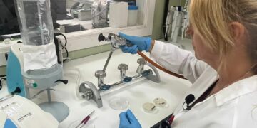 La red de laboratorios de Salud Pública procesó más de 11.200 muestras de alimentos y aguas en 2024