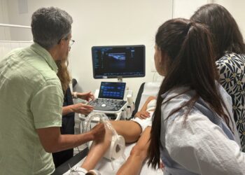 Sanidad forma a más de 500 profesionales de Atención Primaria en el manejo de ecógrafos de última generación
