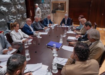 Fernando Clavijo traslada al Pacto Migratorio el acuerdo para atender a menores migrantes con derecho a asilo