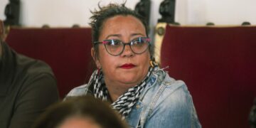 photo_5971984079438072749_y