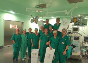 El Hospital Doctor Negrín recicla en su área quirúrgica una media de 14 toneladas de papel y plástico al año