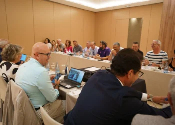 Los sindicatos rechazan la revisión salarial que ofrece la patronal turística de Tenerife
