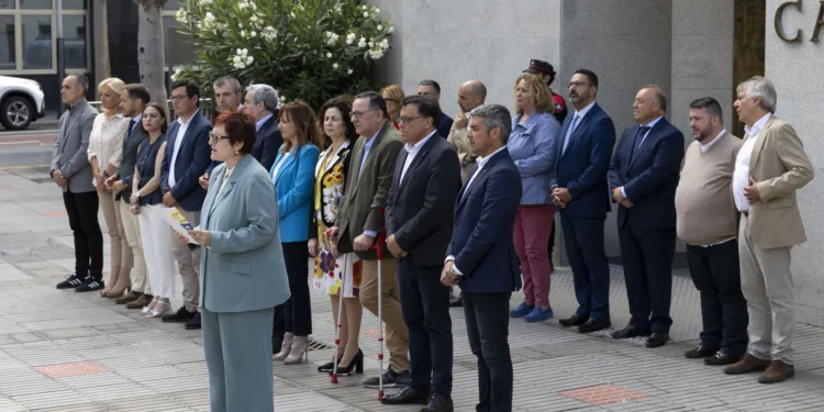 El Gobierno de Canarias guarda silencio por la mujer asesinada supuestamente por su hijo