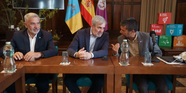 Las dos universidades públicas de Canarias piden tener voz en la Ley de Ciencia y una financiación estable