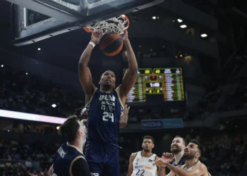 La Laguna Tenerife ficha al pívot francés Yannis Morín con vistas al playoff por el título