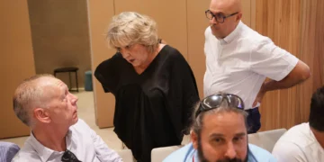 Patronales y sindicatos apuran las negociaciones para evitar la huelga turística en verano en Santa Cruz de Tenerife