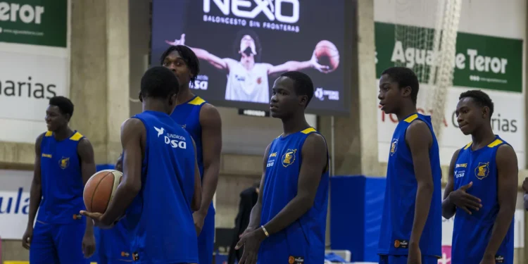 El Gobierno y Canarias ultiman un acuerdo sobre los menores que piden asilo en las islas