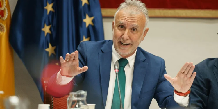 Torres dice que no van a encontrar ningún audio, mensaje o actuación suya fuera de la ley