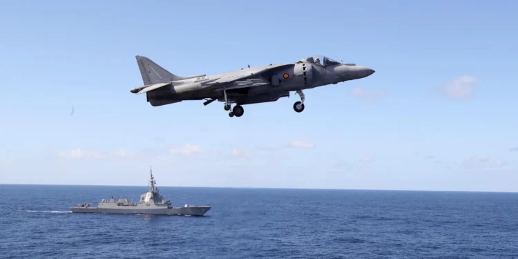 La Armada culmina las maniobras con fuego real en las que ha participado Leonor de Borbón