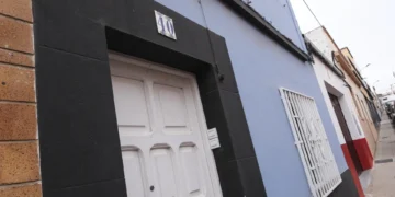 La mujer asesinada en La Laguna fue apuñalada en la vivienda que compartía con su hijo