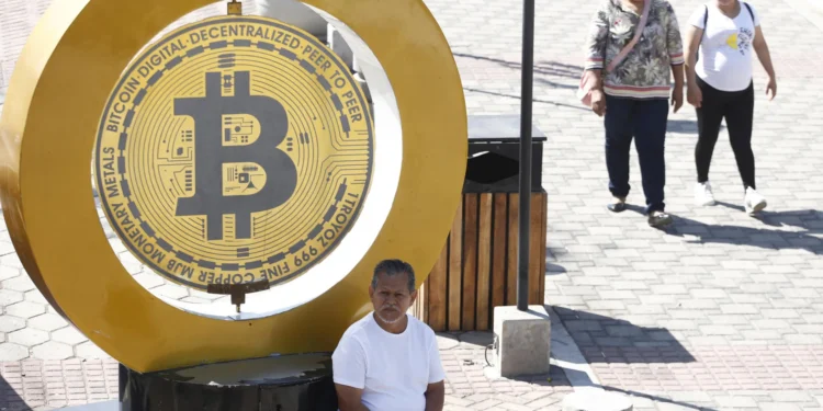 Cinco detenidos en un golpe de la UCO contra una estafa a más de 500 inversores en criptomonedas