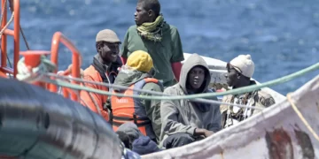 Las salidas de la ruta migratoria canaria se desplazan hacia Guinea Conakry y Argelia