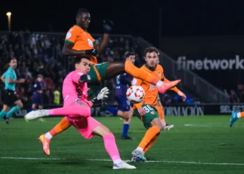 Dani Martín llega al Tenerife «motivado» tras rechazar ofertas de superior categoría