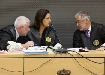 El acusado de violar y grabar a su hija y a otra niña confiesa e involucra a su expareja