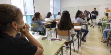 De los 10.220 aspirantes a las 1.127 plazas de docentes que se ofertan en Canarias 9.911 acuden a la primera prueba