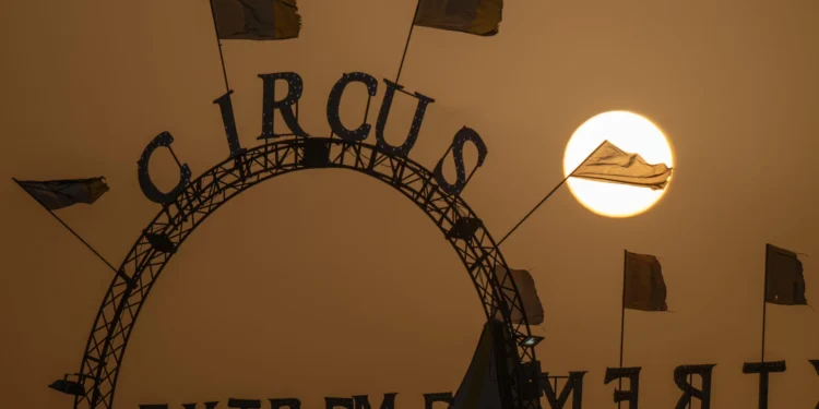 Desaconsejan exponerse al sol a cualquier hora en toda Canarias por la alta radiación