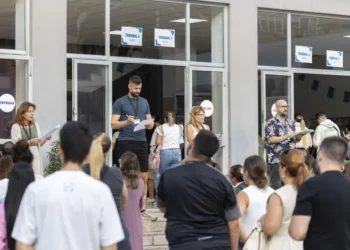 Las oposiciones a 1.127 plazas docentes congregan este sábado en Canarias a 10.220 aspirantes