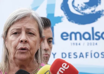 La directora general de Emalsa niega que los contratos con Sercanarias supusieran quebranto alguno