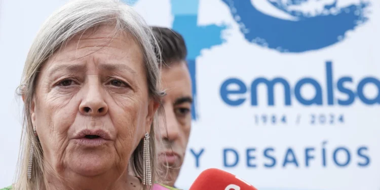 La directora general de Emalsa niega que los contratos con Sercanarias supusieran quebranto alguno
